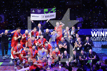 2023-05-20 - Grupa Azoty Kedzierzyn players celebrates the victory with the team - MEN'S SUPER FINALS 2023 - GRUPA AZOTY KEDZIERZYN-KOZLE VS JASTRZEBSKI WEGIEL - CHAMPIONS LEAGUE MEN - VOLLEYBALL