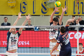 2023-11-23 - Block of Alessandro Michieletto of ITAS Trentino Volley during the match between ITAS Trentino Volley and Odbojkarski Klub ACH Volley Ljubljana, Pool B CEV Men Volley Champions League 2023/2024 at Il T Quotidiano Arena on November 23, 2023, Trento, Italy. - ITAS TRENTINO VS ACH VOLLEY LJUBLJANA - CHAMPIONS LEAGUE MEN - VOLLEYBALL