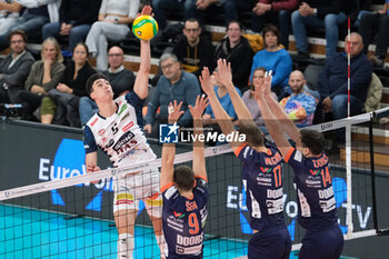 2023-11-23 - Alessandro Michieletto of ITAS Trentino Volley in action during the match between ITAS Trentino Volley and Odbojkarski Klub ACH Volley Ljubljana, Pool B CEV Men Volley Champions League 2023/2024 at Il T Quotidiano Arena on November 23, 2023, Trento, Italy. - ITAS TRENTINO VS ACH VOLLEY LJUBLJANA - CHAMPIONS LEAGUE MEN - VOLLEYBALL