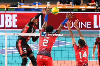 2023-12-21 - Cucine Lube Civitanova's Marlon Yant #23 attack - CUCINE LUBE CIVITANOVA VS VK LVI PRAHA - CHAMPIONS LEAGUE MEN - VOLLEYBALL