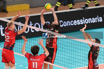 2023-12-21 - Cucine Lube Civitanova's Luciano De Cecco #15 dribble - CUCINE LUBE CIVITANOVA VS VK LVI PRAHA - CHAMPIONS LEAGUE MEN - VOLLEYBALL