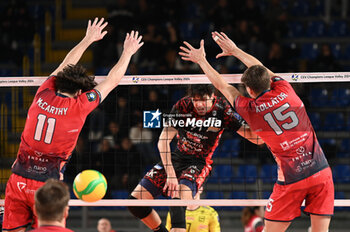 2023-12-21 - Cucine Lube Civitanova's Mattia Bottolo #21 attack - CUCINE LUBE CIVITANOVA VS VK LVI PRAHA - CHAMPIONS LEAGUE MEN - VOLLEYBALL