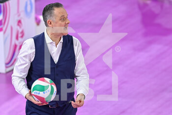 2023-01-25 - Stefano Micoli (head coach of Volley Bergamo 1991) - SAVINO DEL BENE SCANDICCI VS VOLLEY BERGAMO 1991 - WOMEN ITALIAN CUP - VOLLEYBALL