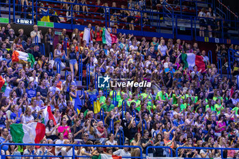 2024-06-23 - Fans of Team Italy during Finals of FIG Rhythmic Gymnastics World Cup, at Unipol Forum, Milan on 23 June, 2024 - RHYTHMIC GYMNASTIC - WORLD CUP 2024 FINALS - GYMNASTICS - OTHER SPORTS