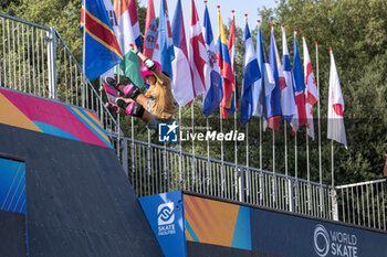 2024-09-07 - Arisa Trew, United States, first place, during the women's final of the World Skate Games Italy 2024 specialty Skateboard Vert, Rome Pincio terrace 09 September 2024 - WORLD SKATE GAMES ITALIA 2024 - SKATEBOARD VERT SPECIALITY - SKATEBORD - OTHER SPORTS