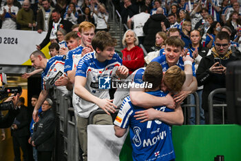 2024-01-11 - Faroe Islands greets the fans at the end of the match during the Men’s EHF Euro 2024 match between Slovenia vs. Faroe Islands at the Mercedes-Benz Arena in Berlin, Germany - MEN'S EHF EURO 2024 - SLOVENIA VS FAROE ISLAND - HANDBALL - OTHER SPORTS
