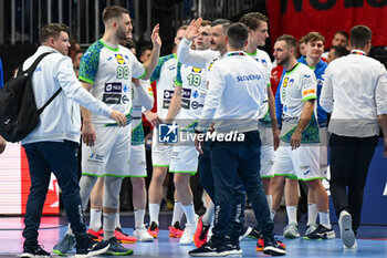 2024-01-11 - Happiness of Slovenia team after won the Men’s EHF Euro 2024 match between Slovenia vs. Faroe Islands at the Mercedes-Benz Arena in Berlin, Germany - MEN'S EHF EURO 2024 - SLOVENIA VS FAROE ISLAND - HANDBALL - OTHER SPORTS