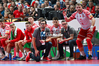 2024-01-11 - Headcoach Michal Skorski (Poland) shows his disappointment during the Men’s EHF Euro 2024 match between Norway vs. Poland at the Mercedes-Benz Arena in Berlin, Germany - MEN'S EHF EURO 2024 - NORWAY VS POLAND - HANDBALL - OTHER SPORTS