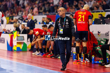 2024-01-12 - Coach Jordi Ribera Romans of Spain during the Men's EHF Euro 2024, Group B handball match between Spain and Croatia on January 12, 2024 at SAP-Arena in Mannheim, Germany - HANDBALL - MEN'S EHF EURO 2024 - SPAIN V CROATIA - HANDBALL - OTHER SPORTS