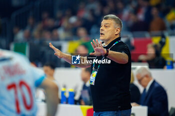 2024-01-14 - Coach Xavier Pascual Fuertes of Romania during the Men's Euro 2024, Group B handball match between Romania and Spain on January 14, 2024 at SAP-Arena in Mannheim, Germany - HANDBALL - MEN'S EHF EURO 2024 - ROMANIA V SPAIN - HANDBALL - OTHER SPORTS