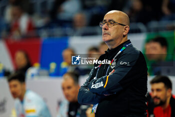 2024-01-14 - Coach Jordi Ribera Romans of Spain during the Men's Euro 2024, Group B handball match between Romania and Spain on January 14, 2024 at SAP-Arena in Mannheim, Germany - HANDBALL - MEN'S EHF EURO 2024 - ROMANIA V SPAIN - HANDBALL - OTHER SPORTS