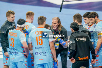 2024-01-15 - Coach Staffan Olsson of The Netherlands coaches his players during the Men's EHF Euro 2024, Group E handball match between Sweden and Netherlands on January 15, 2024 at SAPP Arena in Mannheim, Germany - HANDBALL - MEN'S EHF EURO 2024 - SWEDEN V NETHERLANDS - HANDBALL - OTHER SPORTS