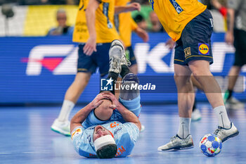2024-01-15 - Samir Benghanem of The Netherlands with a injury during the Men's EHF Euro 2024, Group E handball match between Sweden and Netherlands on January 15, 2024 at SAPP Arena in Mannheim, Germany - HANDBALL - MEN'S EHF EURO 2024 - SWEDEN V NETHERLANDS - HANDBALL - OTHER SPORTS