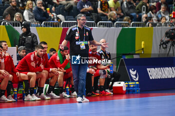 2024-01-18 - cHead coach Jose Maria Rodriguez Vaquero (Hungary) omplain for the referee decision during the Men’s EHF Euro 2024 match between Hungary vs.Austria at the Lanxess Arena in Berlin, Cologne - MEN'S EHF EURO 2024 - HUNGARY VS AUSTRIA - HANDBALL - OTHER SPORTS