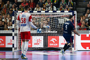 2024-01-18 - Nedim Remili (France) scores an empty goal during the Men’s EHF Euro 2024 match between France vs. Croatia at the Lanxess Arena in Berlin, Cologne - MEN'S EHF EURO 2024 - FRANCE VS CROATIA - HANDBALL - OTHER SPORTS