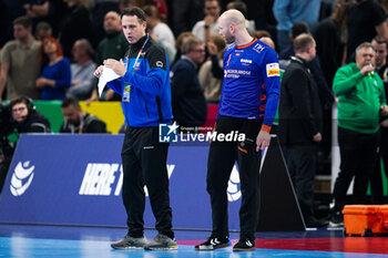 2024-01-23 - Coach Gerrie Eijlers of The Netherlands and Bart Ravensbergen of The Netherlands during the Men's EHF Euro 2024, Main Round, handball match between Netherlands and Portugal on January 23, 2024 at Barclays Arena in Hamburg, Germany - HANDBALL - MEN'S EHF EURO 2024 - NETHERLANDS V PORTUGAL - HANDBALL - OTHER SPORTS