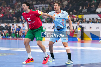 2024-01-23 - Salvador Salvador of Portugal and Lars Kooij of The Netherlands during the Men's EHF Euro 2024, Main Round, handball match between Netherlands and Portugal on January 23, 2024 at Barclays Arena in Hamburg, Germany - HANDBALL - MEN'S EHF EURO 2024 - NETHERLANDS V PORTUGAL - HANDBALL - OTHER SPORTS