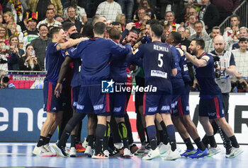 2024-01-26 - France players celebrate at full time during the Men's EHF Euro 2024, Semi Finals handball match between France and Sweden on January 26, 2024 at Lanxess-Arena in Cologne, Germany - HANDBALL - MEN'S EHF EURO 2024 - FRANCE V SWEDEN - HANDBALL - OTHER SPORTS