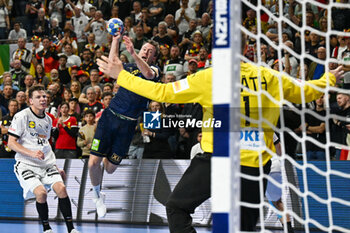 2024-01-28 - Felix Claar (Sweden) during 3rd and 4th place final of the Men’s EHF Euro 2024 match between Sweden vs Germany at the Lanxess Arena, Cologne, Germany - MEN'S EHF EURO 2024 - PLACEMENT MATCH 3/4 - SWEDEN VS GERMANY  - HANDBALL - OTHER SPORTS