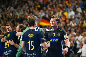 2024-01-28 - Happiness of Sweden team after win the 3rd and 4th place final of the Men’s EHF Euro 2024 match between Sweden vs Germany at the Lanxess Arena, Cologne, Germany - MEN'S EHF EURO 2024 - PLACEMENT MATCH 3/4 - SWEDEN VS GERMANY  - HANDBALL - OTHER SPORTS