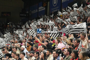 17/04/2024 - Supporters Cesson Metropole HB during the French championship, Liqui Moly Starligue handball match between Cesson Rennes Métropole HB and Paris Saint-Germain on April 17, 2024 at Glaz Arena in Cesson-Sévigné, France - HANDBALL - FRENCH CHAMP - CESSON RENNES V PARIS SG - PALLAMANO - ALTRO