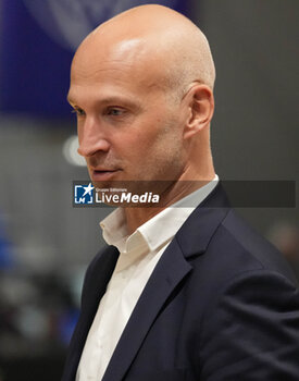 2024-04-17 - Thierry Omeyer during the French championship, Liqui Moly Starligue handball match between Cesson Rennes Métropole HB and Paris Saint-Germain on April 17, 2024 at Glaz Arena in Cesson-Sévigné, France - HANDBALL - FRENCH CHAMP - CESSON RENNES V PARIS SG - HANDBALL - OTHER SPORTS