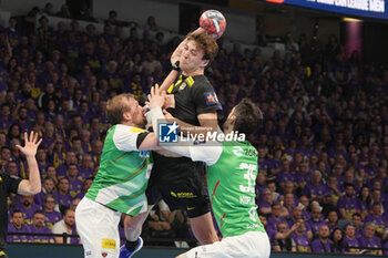 30/04/2024 - Thibaud Briet of HBC Nantes and Max Darj, Marko Kopljar of Füchse Berlin during the EHF European League, Quarter-finals, 2nd leg handball match between HBC Nantes and Füchse Berlin on April 30, 2024 at H Arena in Nantes, France - HANDBALL - EHF EUROPEAN LEAGUE - NANTES V BERLIN - PALLAMANO - ALTRO