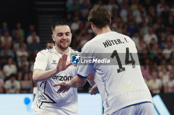 2024-05-11 - Sam HODDERSEN of United States and Ian HUTER of United States during the International Friendly Handball match between France and United States on May 11, 2024 at LDLC Arena in Décines-Charpieu near Lyon, France - HANDBALL - FRIENDLY GAME - FRANCE V UNITED STATES - HANDBALL - OTHER SPORTS