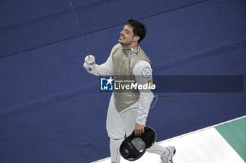2024-01-13 - LEFORT Enzo (FRA) lost 14/15 against PAUTY Maxime (FRA) celebration in round of 16 during the Mazars Challenge International de Paris 2024, Foil World Cup on January 13, 2024 at Pierre de Coubertin stadium in Paris, France - FENCING - CHALLENGE INTERNATIONAL DE PARIS 2024 - FENCING - OTHER SPORTS