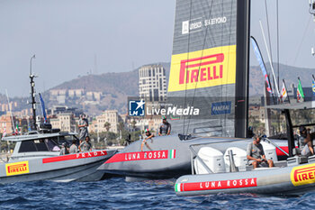 2024-08-30 - Luna Rossa Prada Pirelli (ITA) wait for the wind - AMERICA'S CUP - LOUIS VUITTON CUP - ROUND ROBIN 1 & 2 - SAILING - OTHER SPORTS