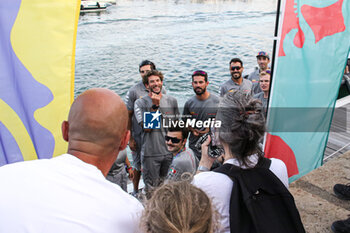 2024-08-30 - Luis Vuitton Cup and Luna Rossa Prada Pirelli (ITA) team and fans - 37TH AMERICA'S CUP LOUIS VUITTON TEAM PRESENTATION - SAILING - OTHER SPORTS