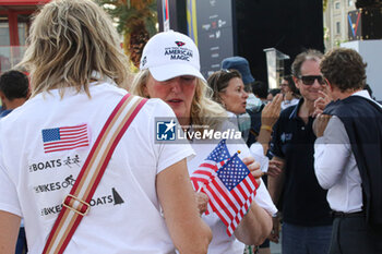 2024-09-03 - Barcelona - America's Cup village - supporters of NYYC American Magic (USA) - 37TH AMERICA'S CUP LOUIS VUITTON - VILLAGE - SAILING - OTHER SPORTS