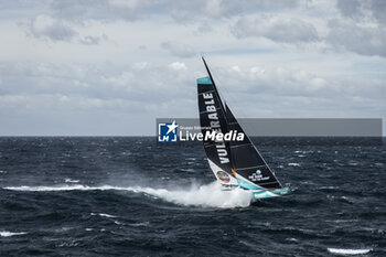 2024-09-27 - Sam Goodchild on Imoca Vulnerable - For the Planet during a training session prior the Vendée Globe 2024 on September 27, 2024, off Groix in France - SAILING - VENDEE GLOBE 2024 - SAM GOODCHILD - IMOCA VULNERABLE - HELICOPTER IMAGES - SAILING - OTHER SPORTS