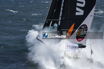 2024-09-27 - Sam Goodchild on Imoca Vulnerable - For the Planet during a training session prior the Vendée Globe 2024 on September 27, 2024, off Groix in France - SAILING - VENDEE GLOBE 2024 - SAM GOODCHILD - IMOCA VULNERABLE - HELICOPTER IMAGES - SAILING - OTHER SPORTS