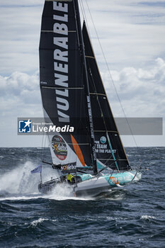 2024-09-27 - Sam Goodchild on Imoca Vulnerable - For the Planet during a training session prior the Vendée Globe 2024 on September 27, 2024, off Groix in France - SAILING - VENDEE GLOBE 2024 - SAM GOODCHILD - IMOCA VULNERABLE - HELICOPTER IMAGES - SAILING - OTHER SPORTS