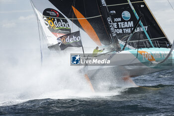 2024-09-27 - Sam Goodchild on Imoca Vulnerable - For the Planet during a training session prior the Vendée Globe 2024 on September 27, 2024, off Groix in France - SAILING - VENDEE GLOBE 2024 - SAM GOODCHILD - IMOCA VULNERABLE - HELICOPTER IMAGES - SAILING - OTHER SPORTS