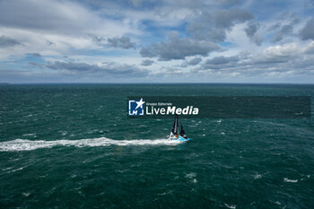 2024-09-27 - Skipper Thomas Ruyant, Imoca VULNERABLE during a training session prior the Vendée Globe 2024 on September 27, 2024, off Groix in France - SAILING - VENDEE GLOBE 2024 - THOMAS RUYANT - IMOCA VULNERABLE - HELICOPTER IMAGES - SAILING - OTHER SPORTS