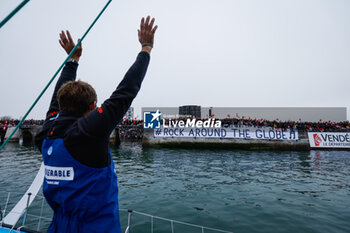 10/11/2024 - RUYANT Thomas (fra), Vulnerable prior to the start of the 2024-2025 Vendée Globe, 10th edition of the solo non-stop round the world yacht race, on November 9, 2024 in Les Sables-d'Olonne, France - SAILING - VENDEE GLOBE 2024 - START - VELA - ALTRO