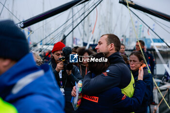 10/11/2024 - GOODCHILD Sam (gbr), Vulnerable prior to the start of the 2024-2025 Vendée Globe, 10th edition of the solo non-stop round the world yacht race, on November 9, 2024 in Les Sables-d'Olonne, France - SAILING - VENDEE GLOBE 2024 - START - VELA - ALTRO