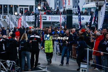 10/11/2024 - GOODCHILD Sam (gbr), Vulnerable prior to the start of the 2024-2025 Vendée Globe, 10th edition of the solo non-stop round the world yacht race, on November 9, 2024 in Les Sables-d'Olonne, France - SAILING - VENDEE GLOBE 2024 - START - VELA - ALTRO