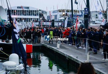 10/11/2024 - GOODCHILD Sam (gbr), Vulnerable prior to the start of the 2024-2025 Vendée Globe, 10th edition of the solo non-stop round the world yacht race, on November 9, 2024 in Les Sables-d'Olonne, France - SAILING - VENDEE GLOBE 2024 - START - VELA - ALTRO