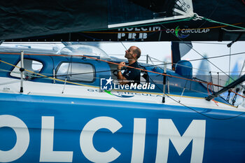 10/11/2024 - LUNVEN Nicolas (fra), Holcim - PRB prior to the start of the 2024-2025 Vendée Globe, 10th edition of the solo non-stop round the world yacht race, on November 9, 2024 in Les Sables-d'Olonne, France - SAILING - VENDEE GLOBE 2024 - START - VELA - ALTRO