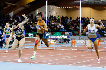 2024-02-23 - XENIA BENACH SOLE (ESP), CORTNEY JONES (USA) and REETTA HURSKE (FIN) compete in the 60m Hurdles Semi-Final during the World Athletics Indoor Tour Gold Madrid 24 on February 23, 2024 at Polideportivo Gallur in Madrid, Spain - ATHLETICS - WORLD INDOOR TOUR GOLD - MADRID 2024 - INTERNATIONALS - ATHLETICS