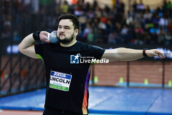 23/02/2024 - Scott Lincoln (GBR) competes in the Shot Put Men Final during the World Athletics Indoor Tour Gold Madrid 24 on February 23, 2024 at Polideportivo Gallur in Madrid, Spain - ATHLETICS - WORLD INDOOR TOUR GOLD - MADRID 2024 - INTERNAZIONALI - ATLETICA