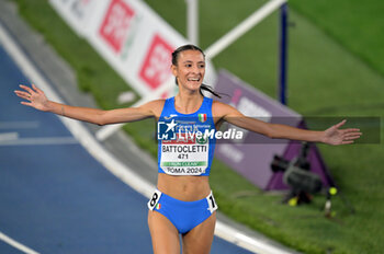 11/06/2024 - Nadia BATTOCLETTI of Italy wins the gold medal in the women's 10000 meters at the European Athletics Championships Rome 2024 at the Olympic Stadium in Rome, June 11, 2024. - EUROPEAN ATHLETICS CHAMPIONSHIPS - INTERNAZIONALI - ATLETICA