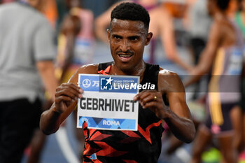 2024-08-30 - Hagos GEBRHIWET (ETH) competes in 5000m Men during the Diamond League Athletics 30th August 2024 at the Olimpic Stadium in Rome - GOLDEN GALA PIETRO MENNEA - INTERNATIONALS - ATHLETICS