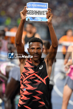 2024-08-30 - Hagos GEBRHIWET (ETH) competes in 5000m Men during the Diamond League Athletics 30th August 2024 at the Olimpic Stadium in Rome - GOLDEN GALA PIETRO MENNEA - INTERNATIONALS - ATHLETICS