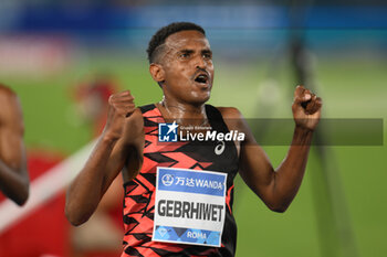 2024-08-30 - Hagos GEBRHIWET (ETH) competes in 5000m Men during the Diamond League Athletics 30th August 2024 at the Olimpic Stadium in Rome - GOLDEN GALA PIETRO MENNEA - INTERNATIONALS - ATHLETICS