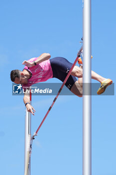 2024-06-30 - Renaud Lavillenie, Men's Pole vault during the French Athletics Championships 2024 on June 30, 2024 at Stade du Lac de Maine in Angers, France - ATHLETICS - FRENCH CHAMPIONSHIPS 2024 - INTERNATIONALS - ATHLETICS