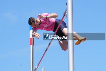 2024-06-30 - Renaud Lavillenie, Men's Pole vault during the French Athletics Championships 2024 on June 30, 2024 at Stade du Lac de Maine in Angers, France - ATHLETICS - FRENCH CHAMPIONSHIPS 2024 - INTERNATIONALS - ATHLETICS